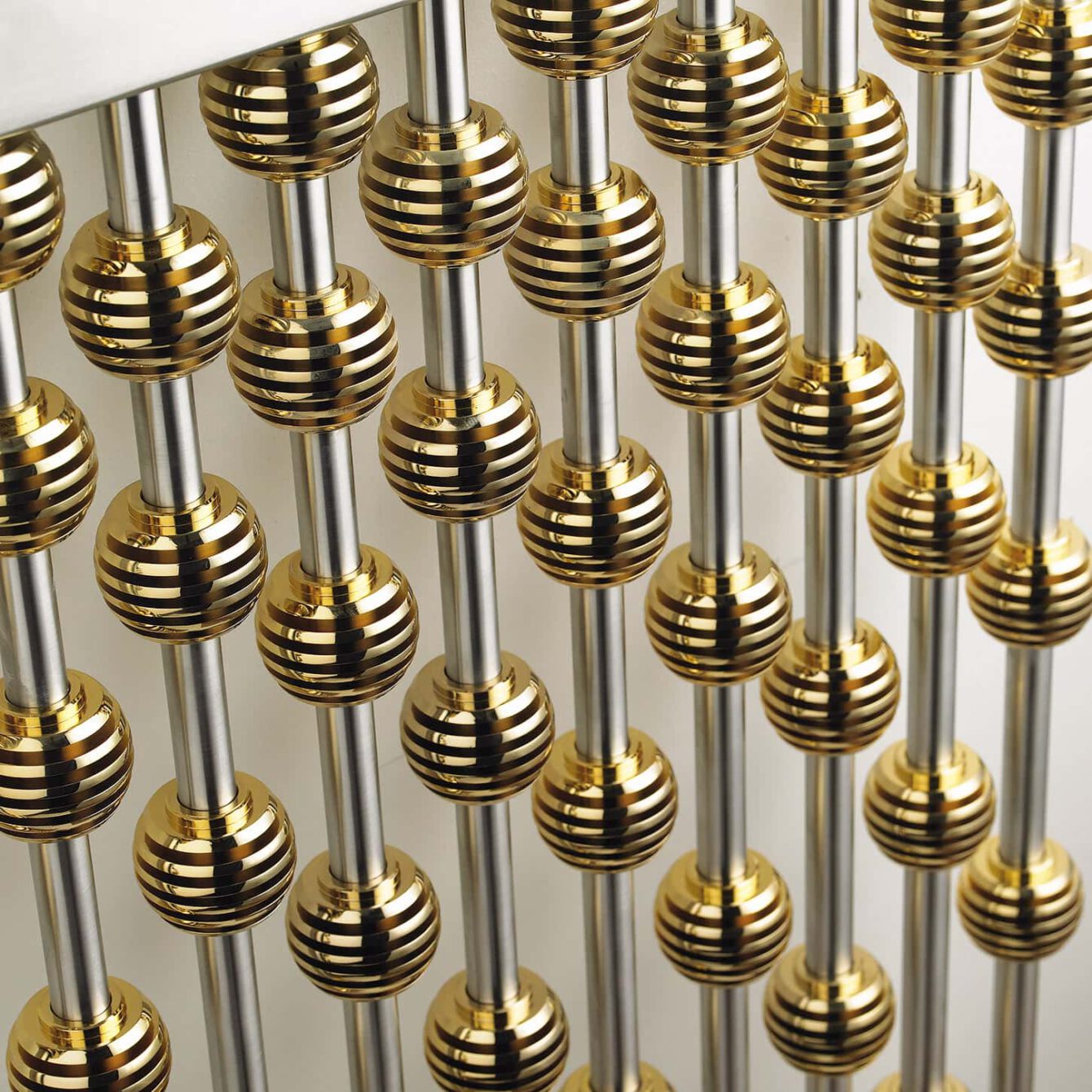 Abacus - Skulpturaler AEON Heizkörper aus purem Edelstahl | Radiamo