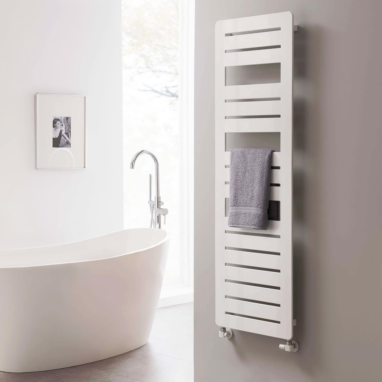 Athena Bath - Stilvoller IRSAP Designer-Handtuchwärmer für moderne Bäder | Radiamo
