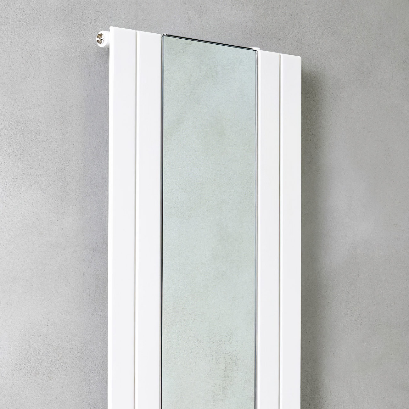 Picchio Specchio - Moderner CALEIDO Heizkörper mit zentralem Glasspiegel | Radiamo
