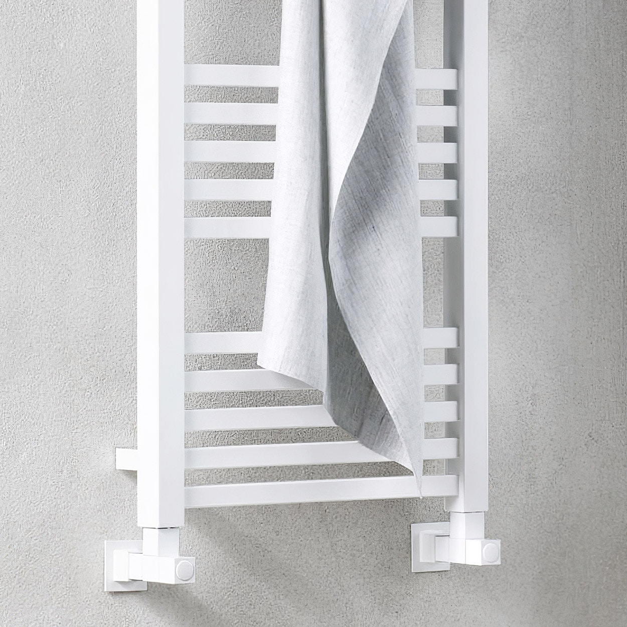 Tower 25 - Stilvoller CALEIDO Handtuchwärmer für moderne Badräume | Radiamo