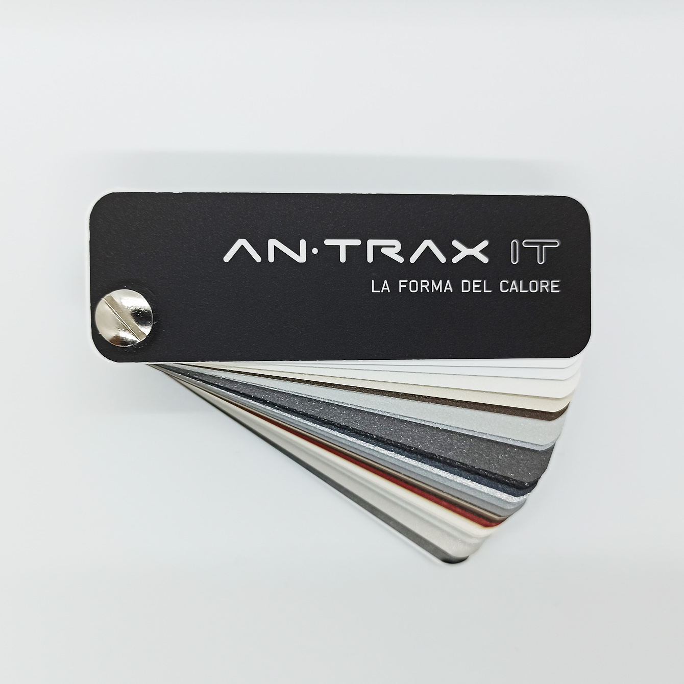 Pieno Electric - Elektrischer ANTRAX IT Designer-Handtuchwärmer aus Carbonstahl | Radiamo