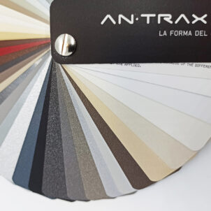 Pieno - Stilvoller ANTRAX IT Designer-Handtuchwärmer aus Carbonstahl | Radiamo