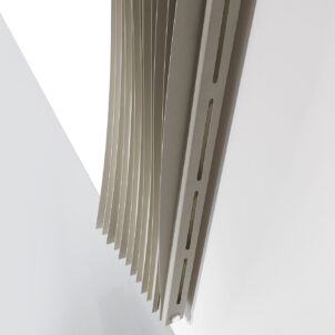 Harp Vertical - Vertikale Designheizung aus Stahl von Deltacalor | Radiamo