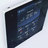 Zipatile 2 - Smart Home System mit Touch Display, Thermostat, Kamera uvm. | Radiamo