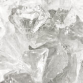 Iceberg (Rec.) - Grobes, weißes Crushed Glas für Kamin-Deko von Enhance a Fire! | Radiamo